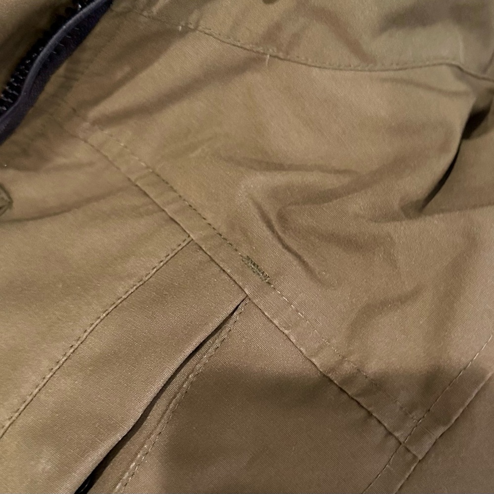 COPY - Canada Goose Montebello Thermal 625-Fill Power White Duck Down Filled Fu… - Picture 10 of 11